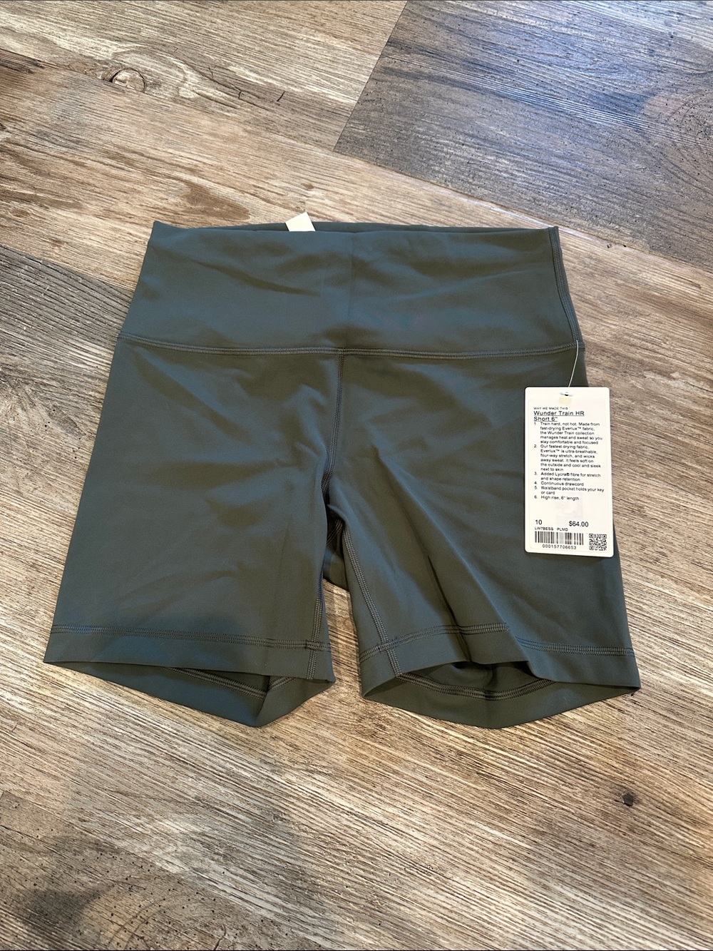NEW with tags! 	
Wunder Train High-Rise Short 6" Palm Deco / Size 10